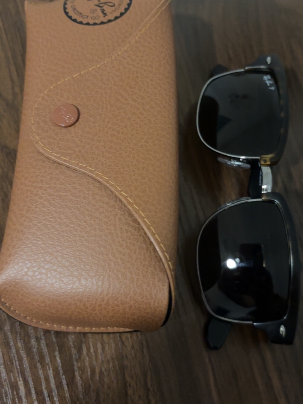 Ray-Ban Men’s Tan Leather Sunglasses Case with Black Sunglasses